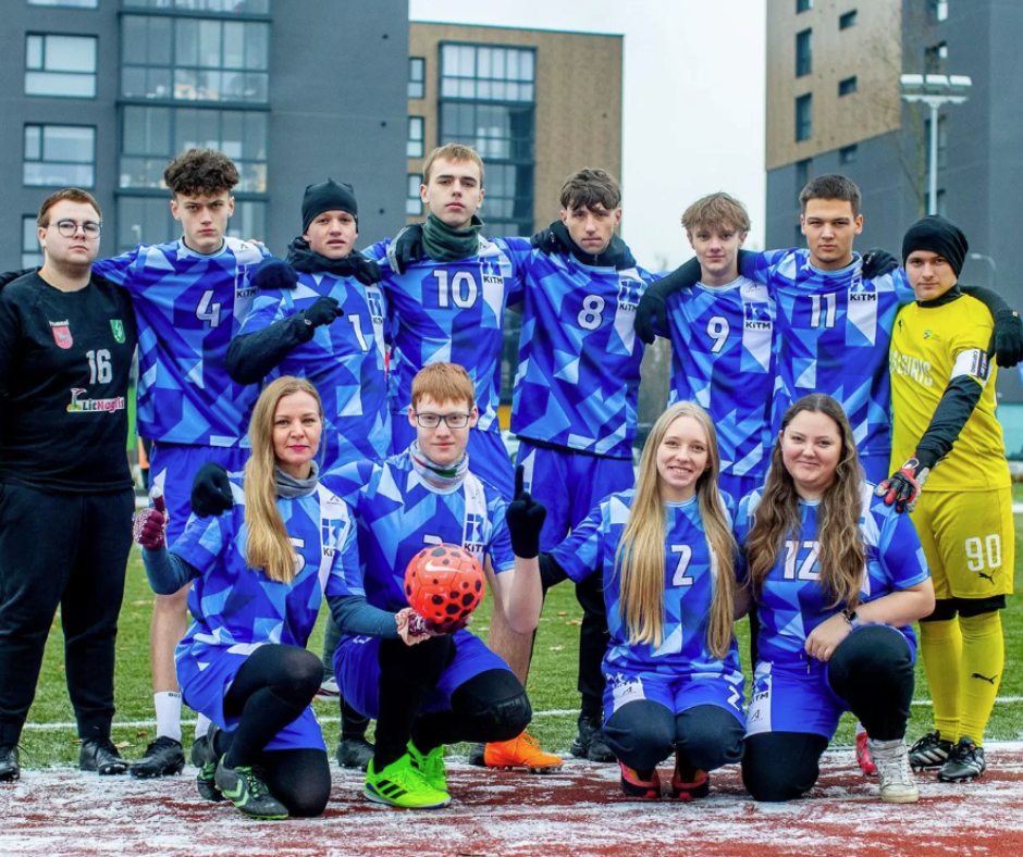  KITM komanda – respublikinio futbolo turnyro prizininkė!